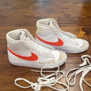 Nike hightops size 4Y